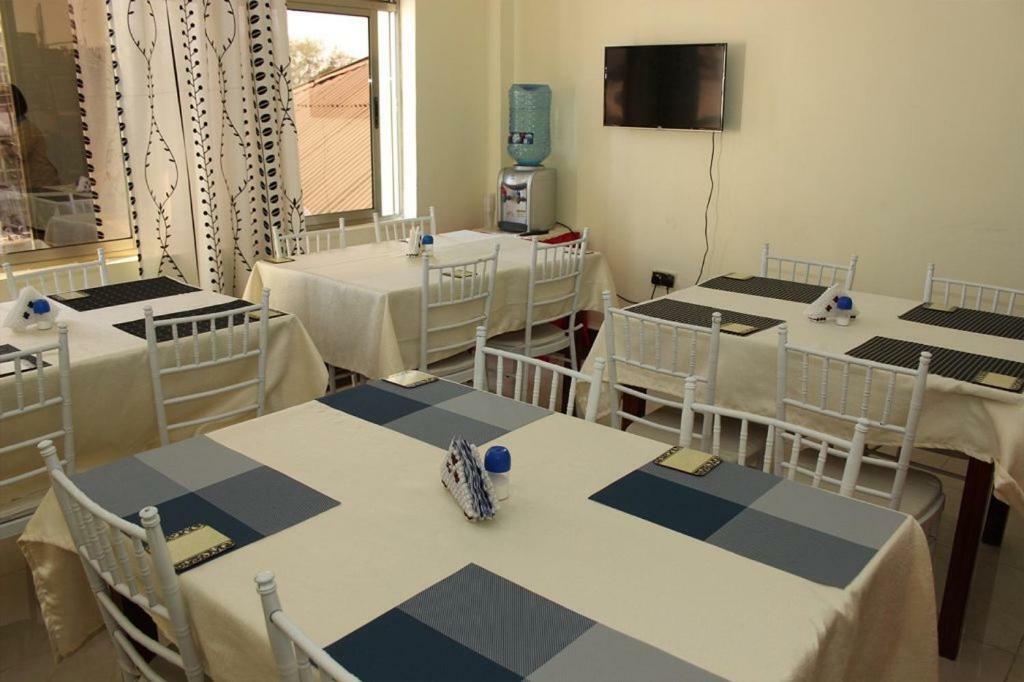 Gees Inn Накуру Экстерьер фото